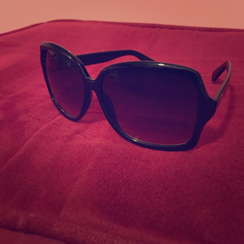 Vince Camuto Black Sunglasses